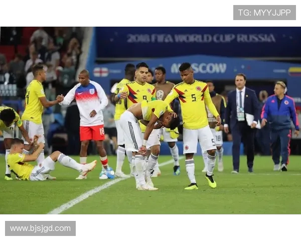 足球比赛中的高压防守与反击效率