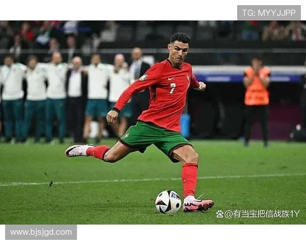 C罗2006年世界杯初现锋芒 揭示其成长与突破的关键时刻 C罗2006年世界杯初现锋芒 揭示其成长与突破的关键时刻