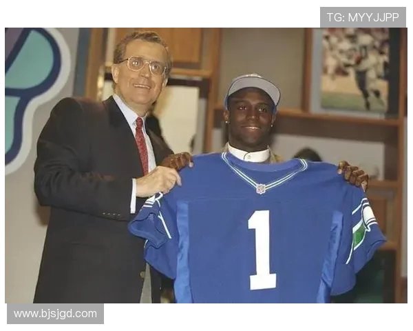 海鹰夺超级碗时的联盟风云KD首次MVP热火三巨头解体引发热议